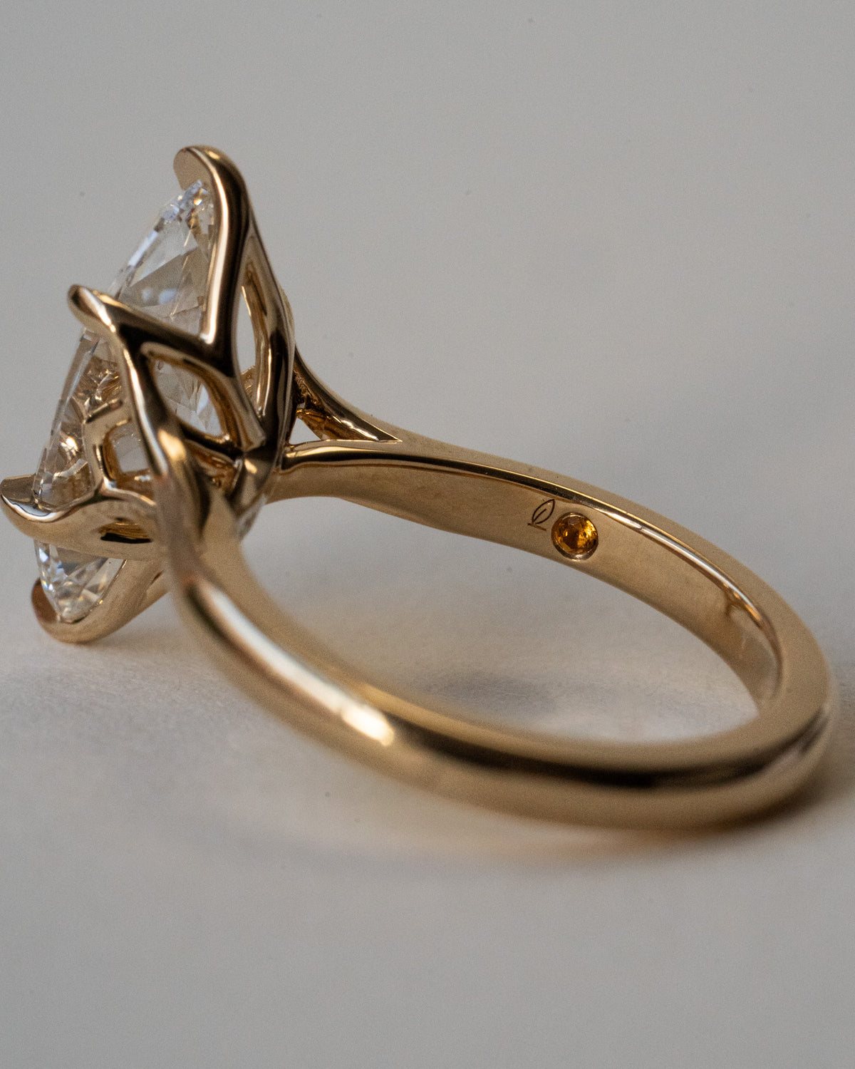 Marquise with Invisible Split shank and floral basket